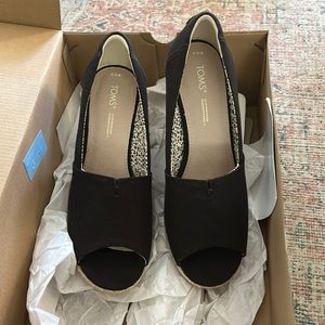 Navy Blue Tom’s Wedges